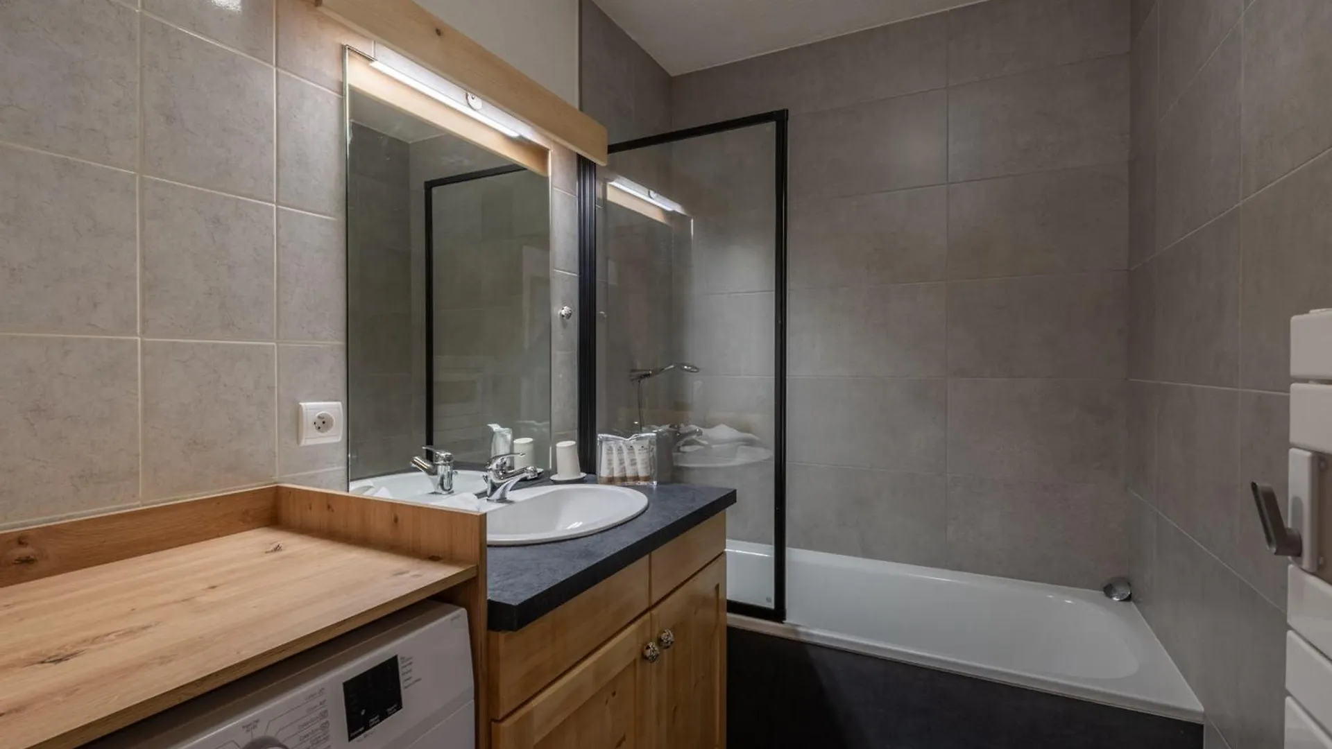 Duplex 3 Chambres Renove, Proche Centre, Garage, 7 Pers, Morzine - Fr-1-754-46 0*,